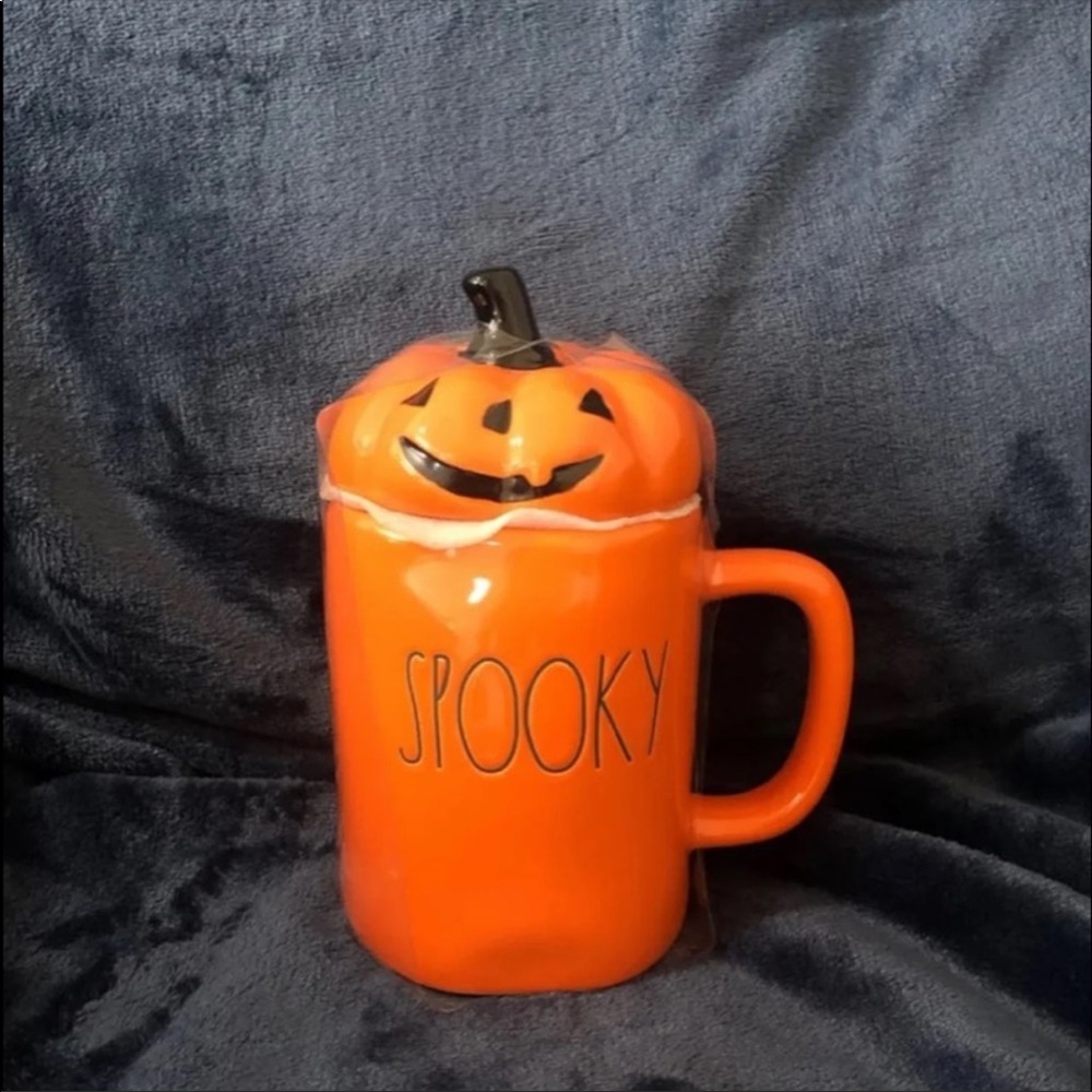 ❌SOLD❌Rae Dunn spooky pumpkin mug